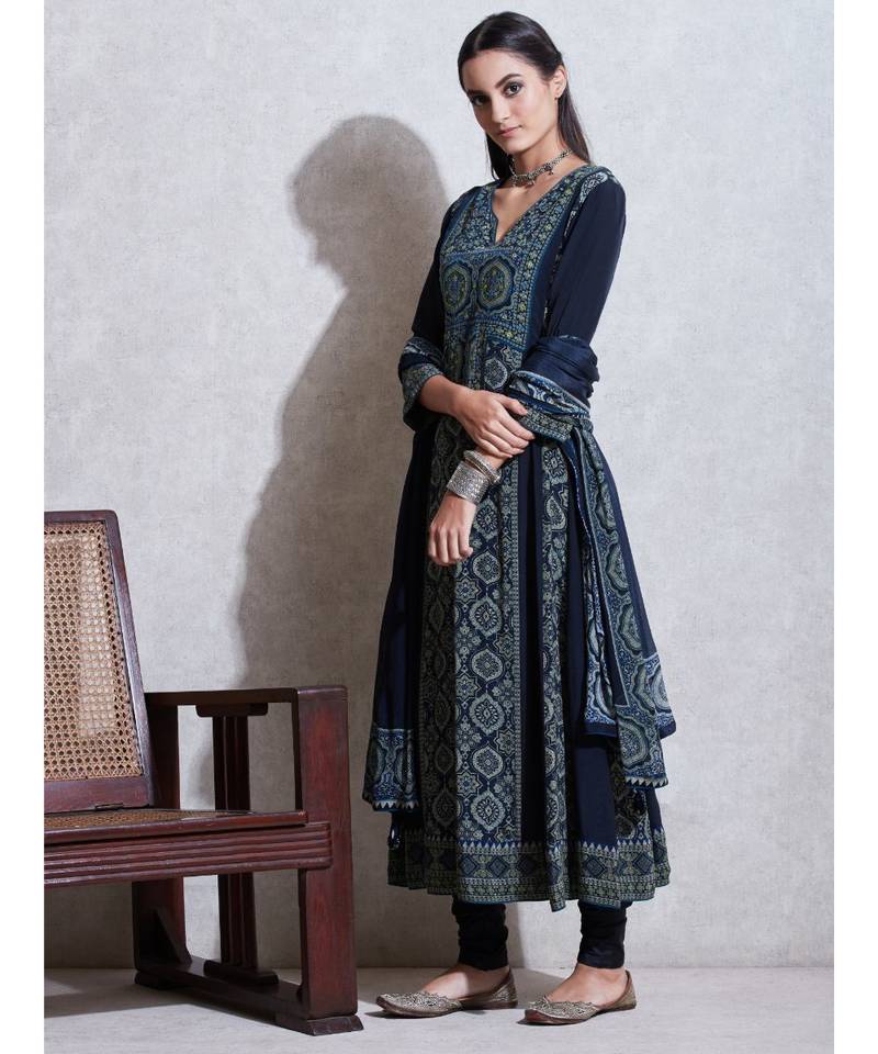 V Neck 3/4 Sleeves Kurta With Churidar & Dupatta