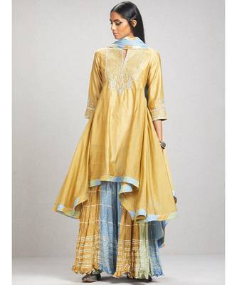 Radhika Apte In A Beige Embroidered Chanderi Kurta with Shrara and Dupatta 2