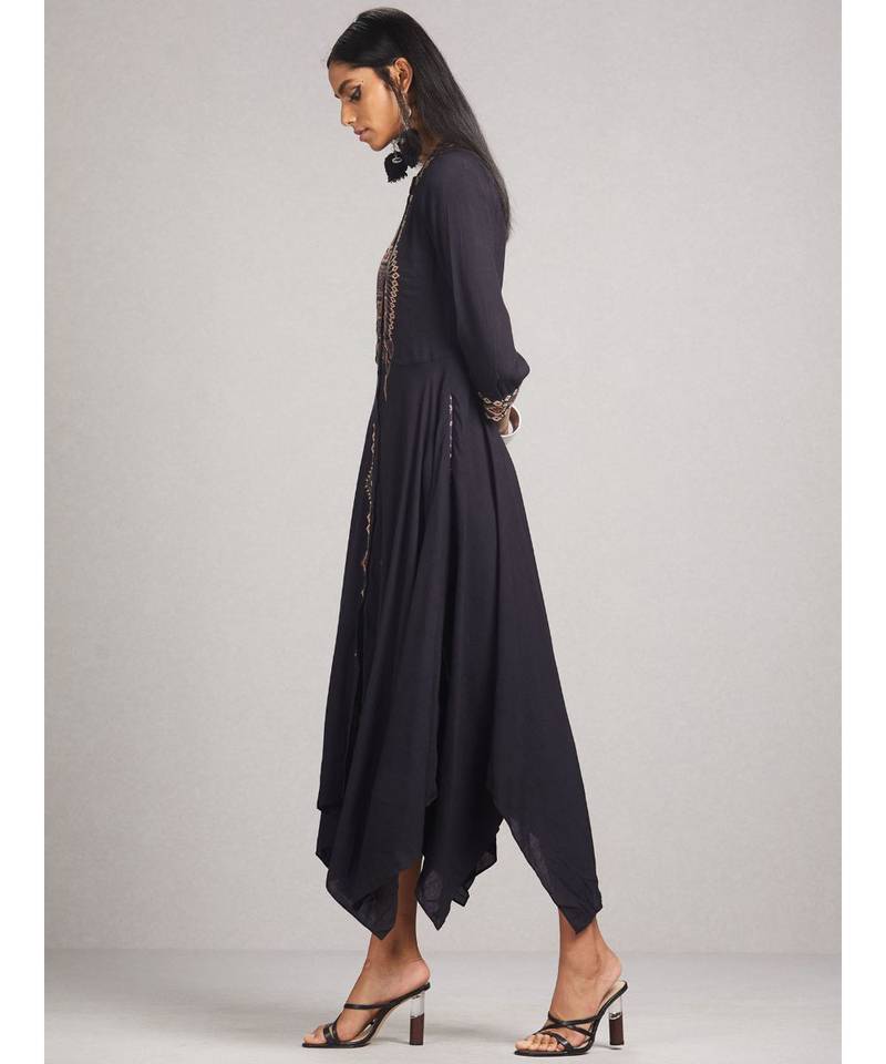 Round Neck 3/4 Sleeve Solid Asymmetrical Kurta With Embroidery