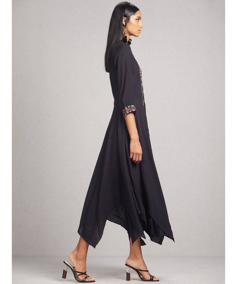 Round Neck 3/4 Sleeve Solid Asymmetrical Kurta With Embroidery