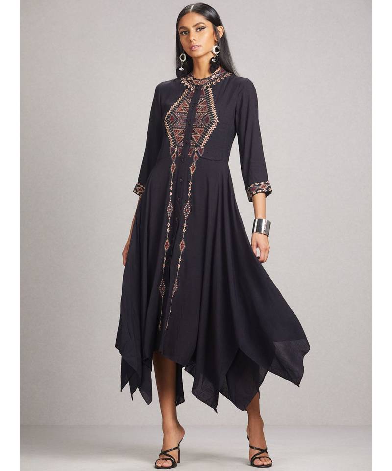Round Neck 3/4 Sleeve Solid Asymmetrical Kurta With Embroidery