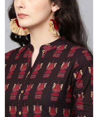 Varanga Women Black & Maroon Printed Straight Kurta 3