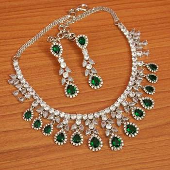 Green necklace-sets 1