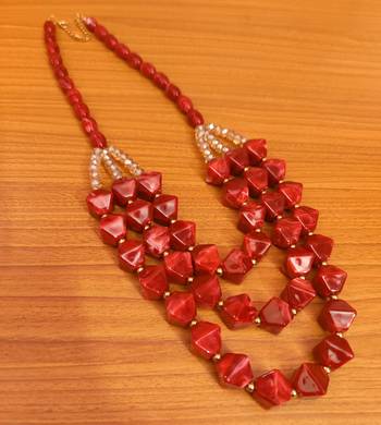 Red necklaces 1