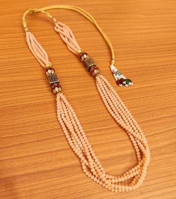 Beige necklaces 1