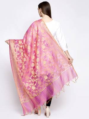 Aujjessa Pink Gold Banarasi Dupatta 3