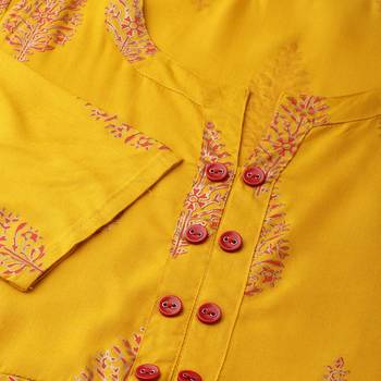 Yellow Rayon Half Sleeve Round Neck Printed Kurtas 4