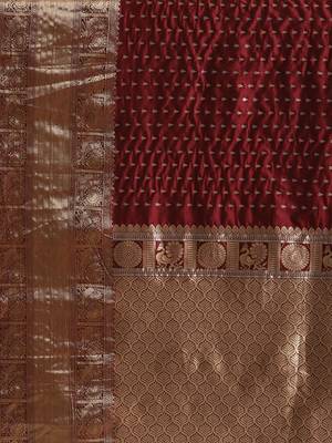 VASTRANAND Maroon & Golden Woven Design Zari Celebrity Banarasi Saree 3