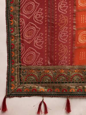 VASTRANAND Red & Orange Poly Georgette Checked Bandhani Celebrity Saree 4