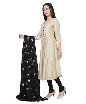 En Vogue Embroidered Flared Kurta Set With Dupatta 1