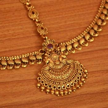 Gold maang-tikka 2