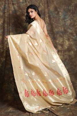 Beige woven silk  saree with zari work and blouse 3