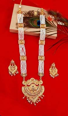Gold mother of pearl jewellery 1