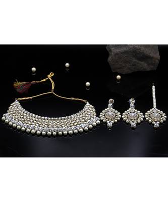 Off White Kundan Necklace Sets 2