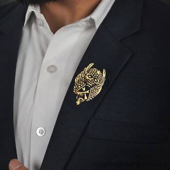 Gold brooch 2
