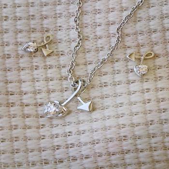 White crystal necklaces 3