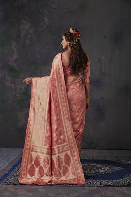 Light pink woven banarasi silk saree with blouse 3