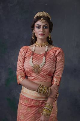 Light pink woven banarasi silk saree with blouse 5