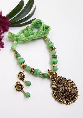 Green agate necklaces 1