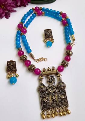 Blue agate necklaces 1