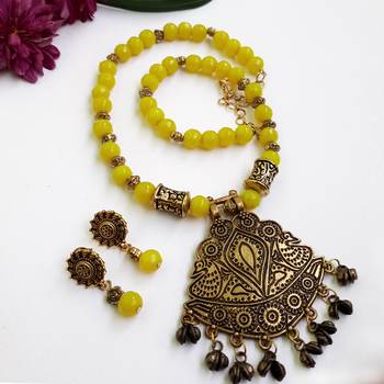 Yellow agate necklaces 1