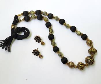 Black agate necklaces 1