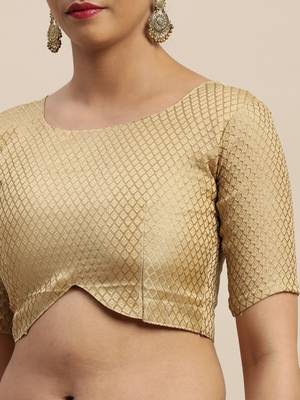 Red woven chiffon saree with blouse 5