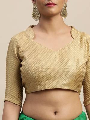 Green printed chiffon saree with blouse 3
