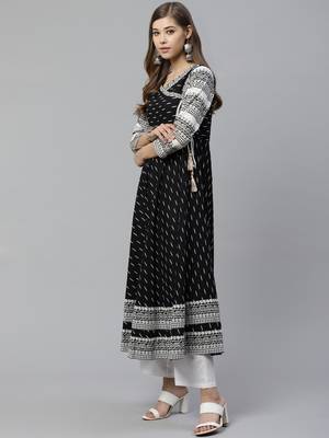 Women'S Cotton & Cotton Slub Ikat Printed Anarkali Kurta (Black) 3