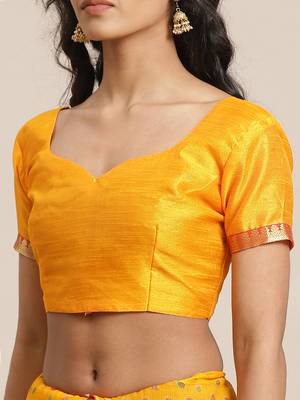 Yellow printed chiffon saree with blouse 3
