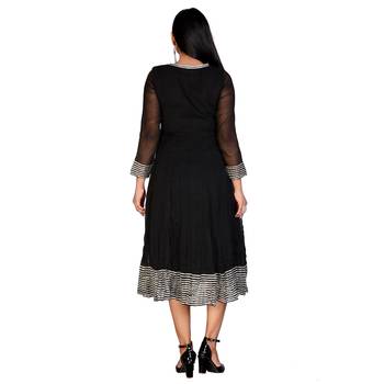 Women Solid Cotton Blend Anarkali Kurta 2