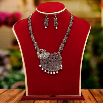 Maroon necklace-sets 1