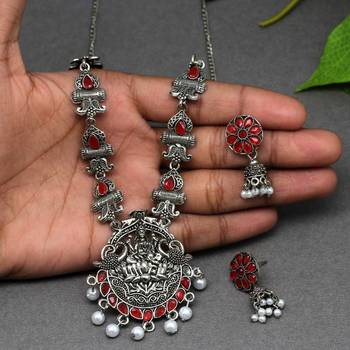 Red necklace-sets 2