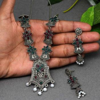 Maroon necklace-sets 1
