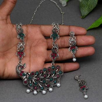 Maroon necklace-sets 2