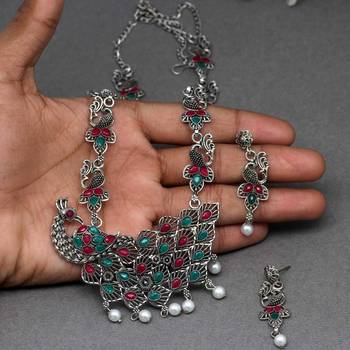 Maroon necklace-sets 2