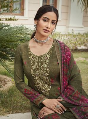 Green embroidered crepe salwar 2
