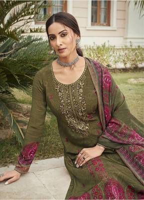 Green embroidered crepe salwar 3