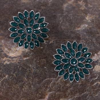 Unique Antiq Green Flower Studs 1