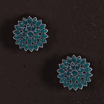 Unique Antiq Green Flower Studs 2