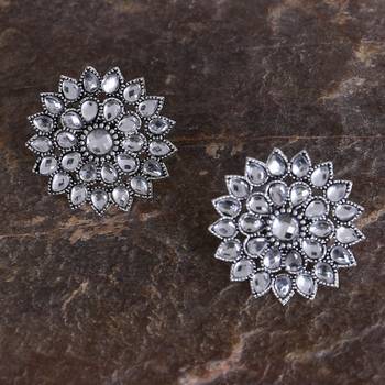 Unique Antiq Silver Flower Studs 1