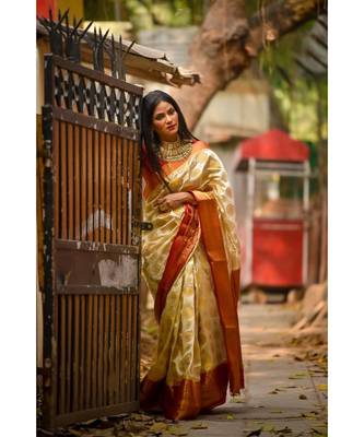 Fab Woven White Banarasi Silk Jacquard Saree With Blouse Piece 4