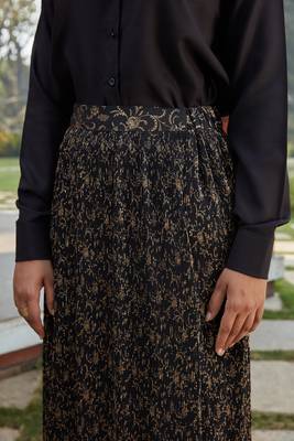 Black plain polyester Semi Stitched bridal lehenga 3