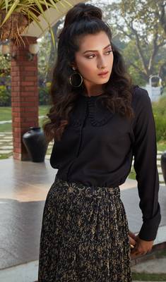 Black plain polyester Semi Stitched bridal lehenga 2