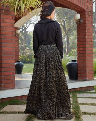 Black plain polyester Semi Stitched bridal lehenga 4