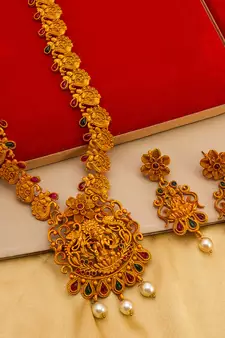 antique gold Alloy necklace sets