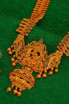 antique gold Alloy necklace sets