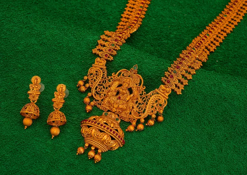 antique gold Alloy necklace sets