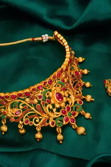 antique gold Alloy necklace sets