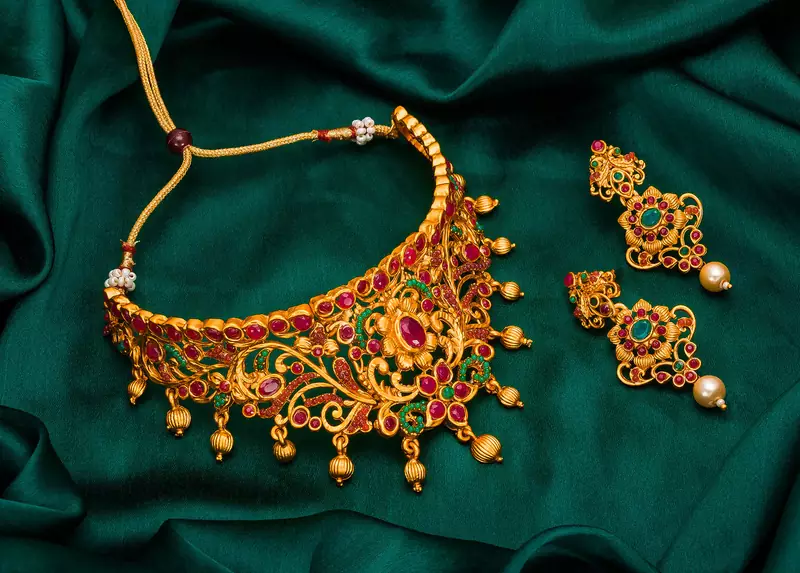 antique gold Alloy necklace sets